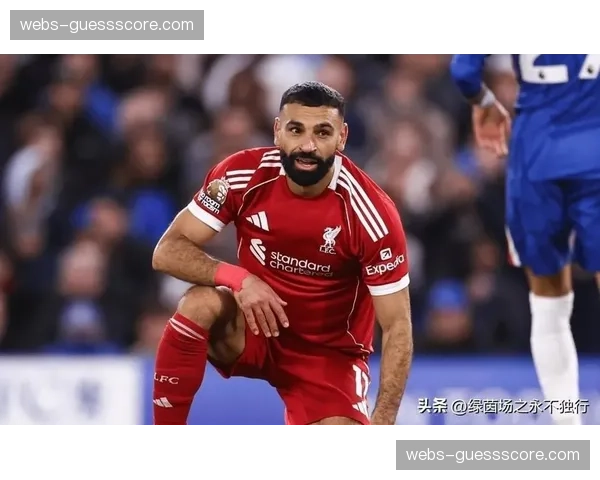 英超俱乐部联合通过决议,将从下赛季起严格限制球员个人直播平台对更衣室及赛后混合区的拍摄。