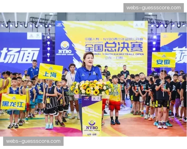 “环弗兰德斯业余赛参与人数创纪录,超四万人挑战古典赛路线” “环弗兰德斯业余赛参与人数创纪录,超四万人挑战古典赛路线”